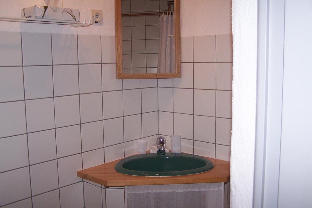 Salomony Chambre D'Hotes Marcols-les-Eaux Habitación foto