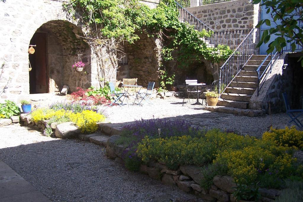 Salomony Chambre D'Hotes Marcols-les-Eaux Exterior foto